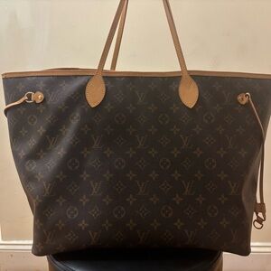 Louis Vuitton Neverfull Bag- Brand new with tiny defects FREE AUTHENTICATION